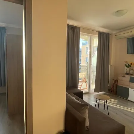 Bratanov Vip Vision Апартаменти