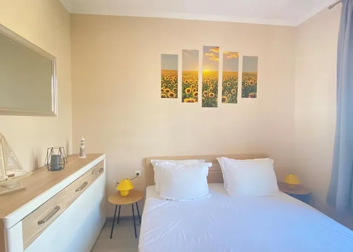 Bratanov Vip Vision Апартаменти Сонячний Берег