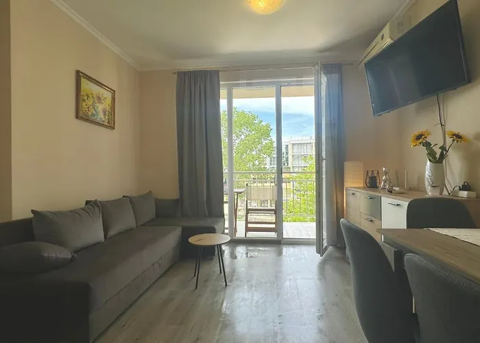 Bratanov Vip Vision Апартаменти